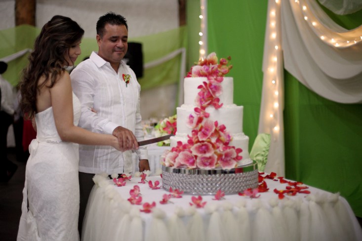 Cutting Cake
